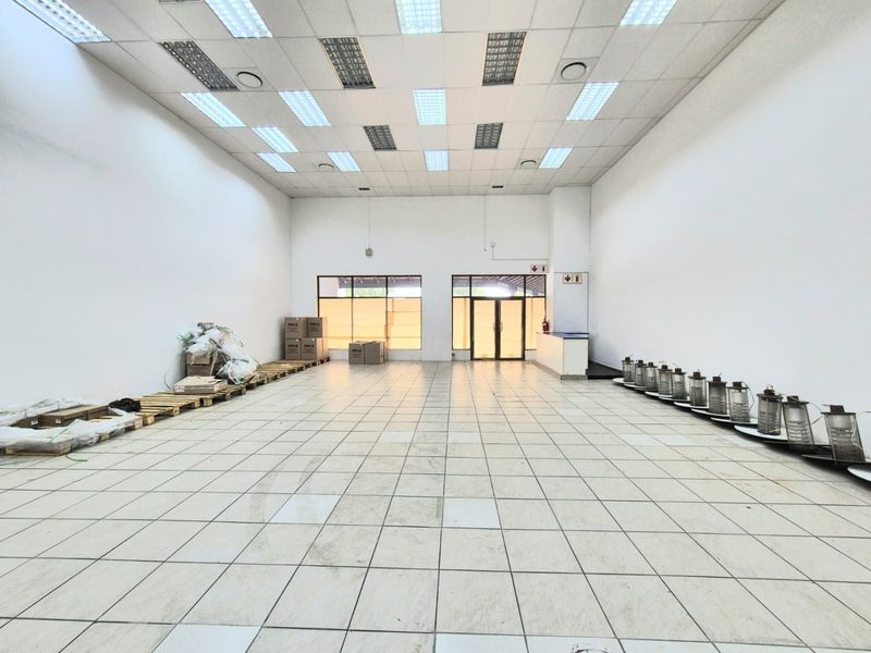Prime Retail Opportunity Available in Eco Park Shopping Centre - Retail Size: 149.98m2 - Photo 2