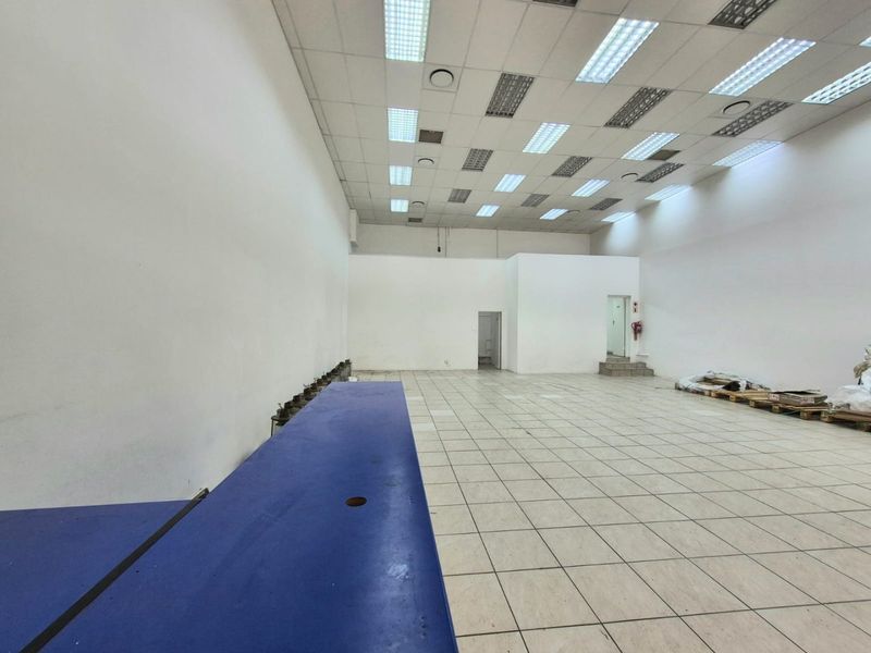Prime Retail Opportunity Available in Eco Park Shopping Centre - Retail Size: 149.98m2 - Photo 3