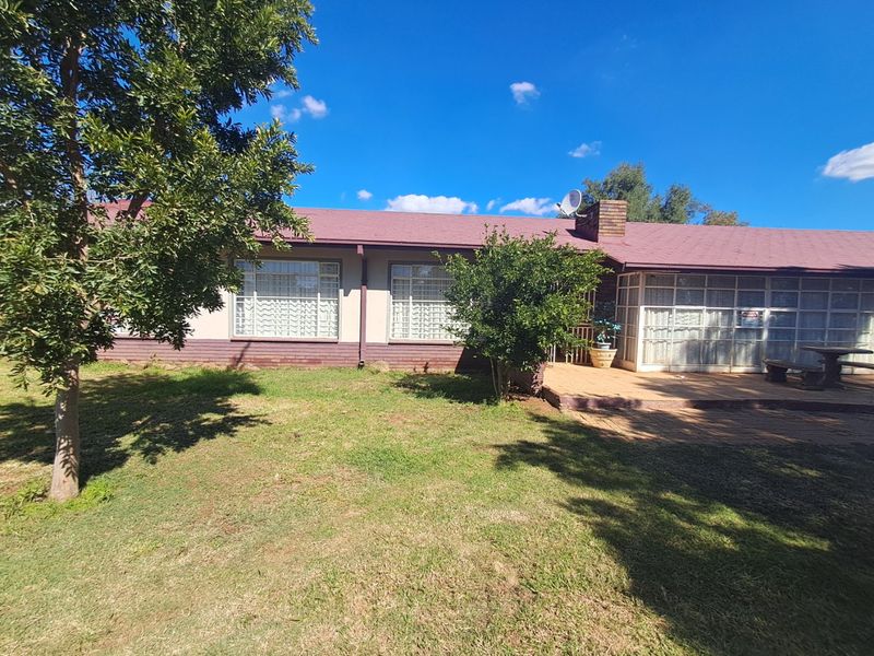 4 Bedroom House for sale in Meiringspark. - Photo 6