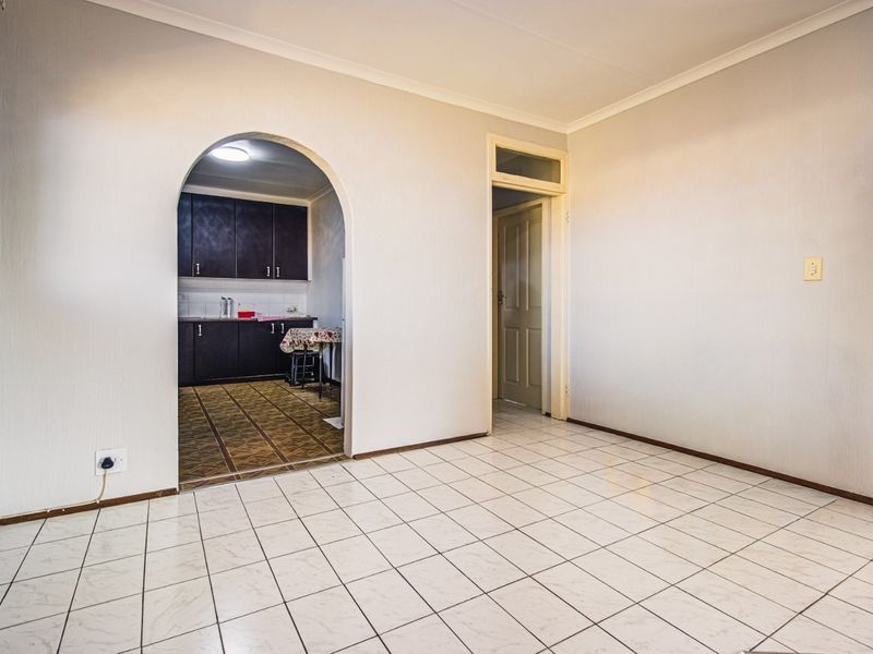 Rental Home in Esther Park - Photo 5