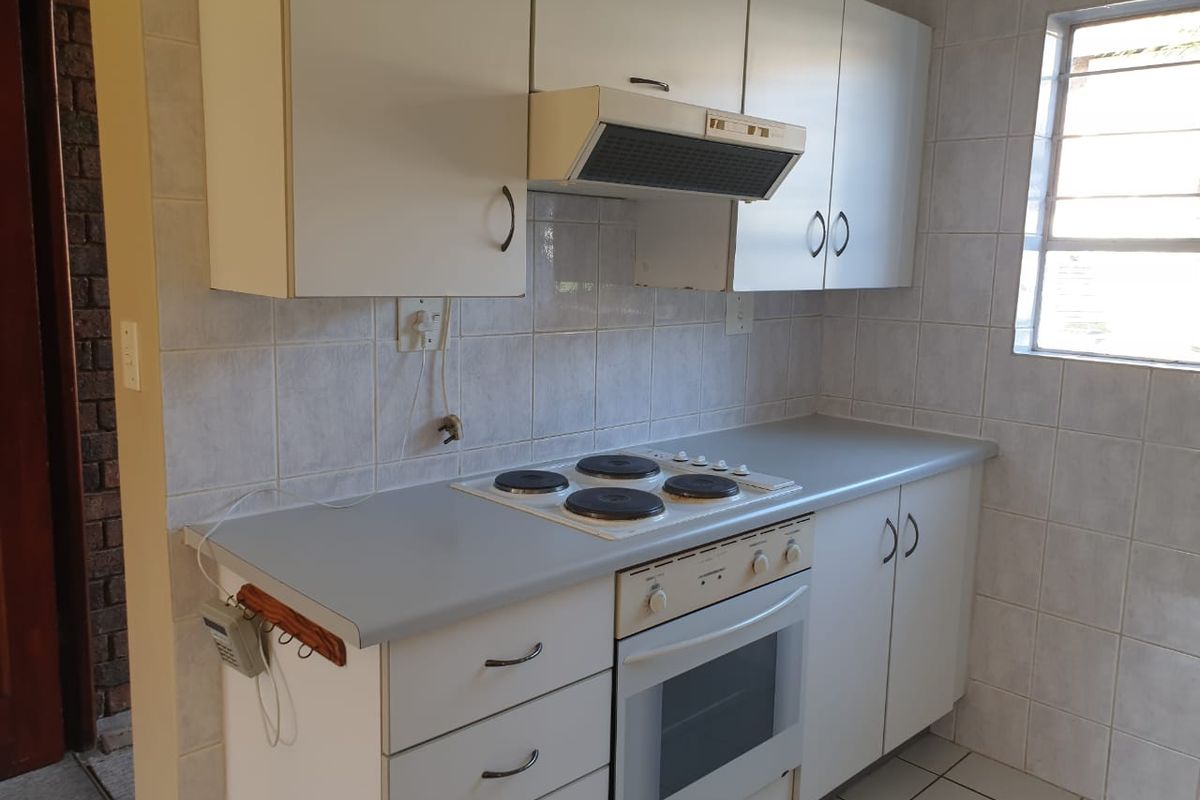 Fantastic investment or home for a fist time buyer! - Photo 3