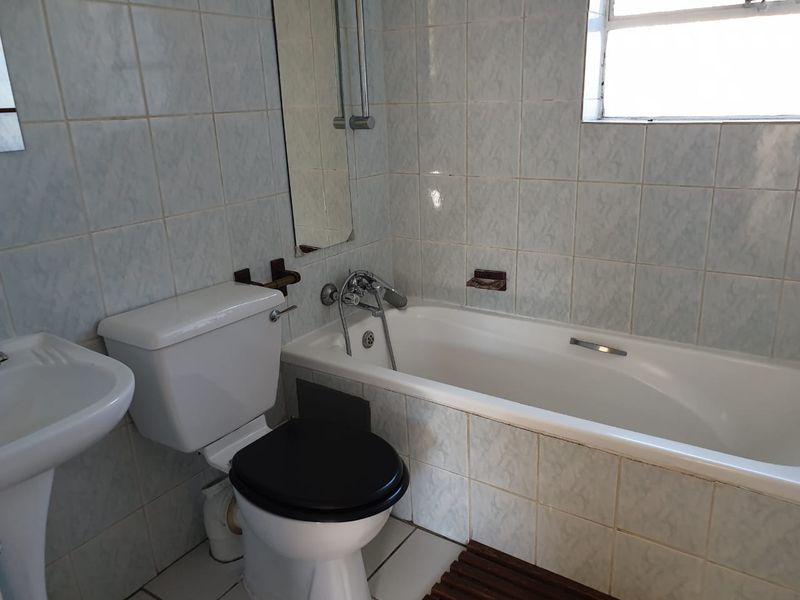 Fantastic investment or home for a fist time buyer! - Photo 9