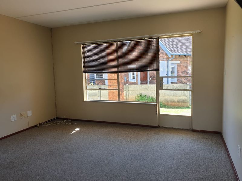 Fantastic investment or home for a fist time buyer! - Photo 6