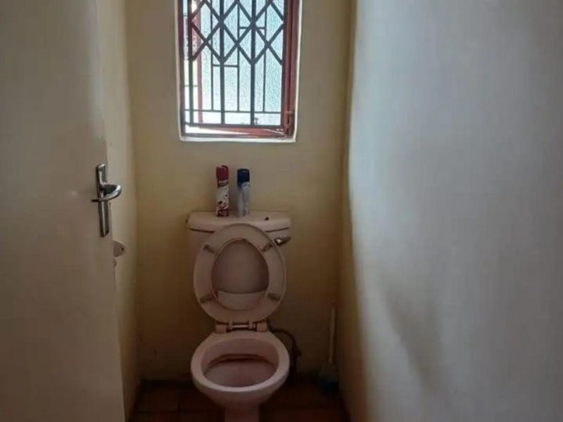 A property suited for home and student accommodation in Ivy Park – Close to Schools & Shops - Photo 8
