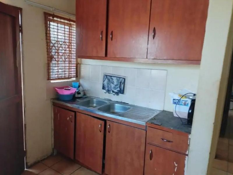 A property suited for home and student accommodation in Ivy Park – Close to Schools & Shops - Photo 6
