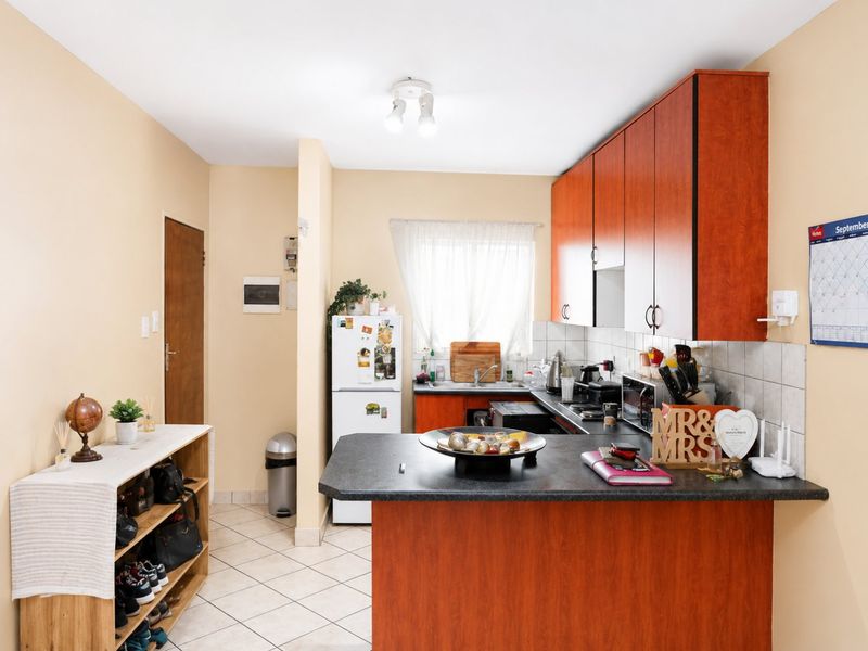 2 Bedroom Modern Vorna Valley Apartment with fibre access - Photo 2
