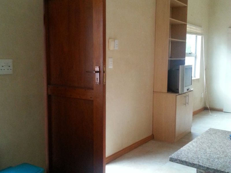 Studio apartment in Table View - Photo 8