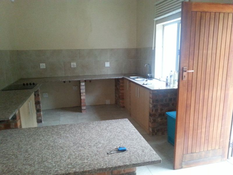 Studio apartment in Table View - Photo 6