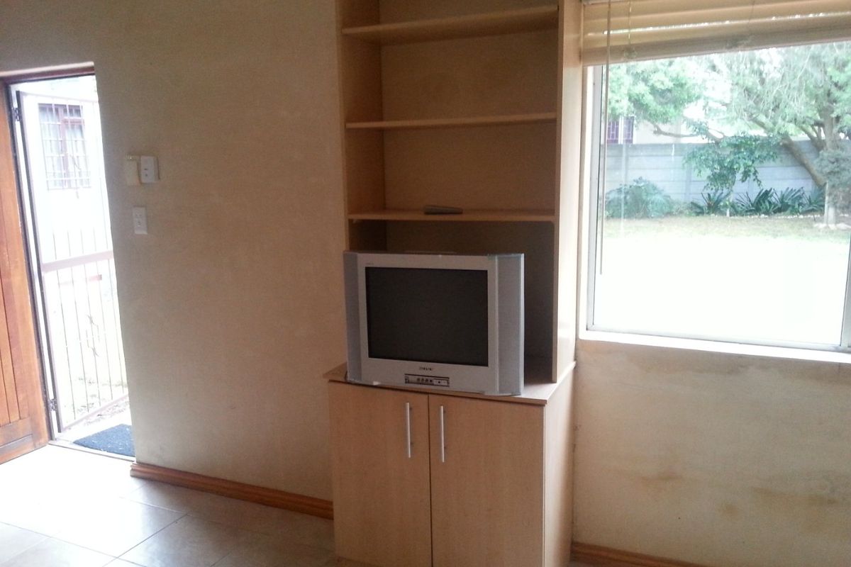 Studio apartment in Table View - Photo 5