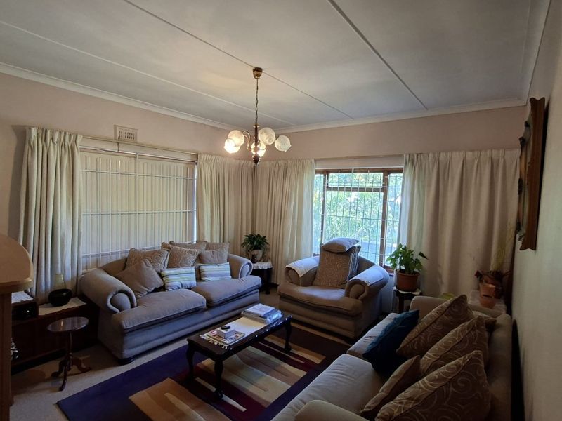 Family home in the heart of Clamhall - Photo 5