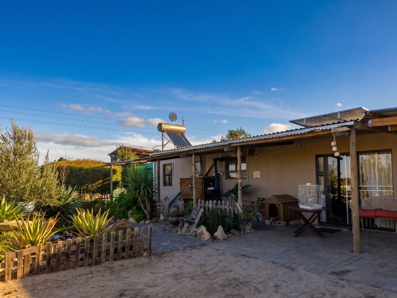 Off-the-Grid 3 Bedroom Home on a 2ha Smallholding - Photo 1