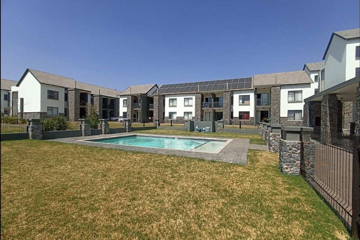 2 bed apartment to rent in glen marais  - Photo 5