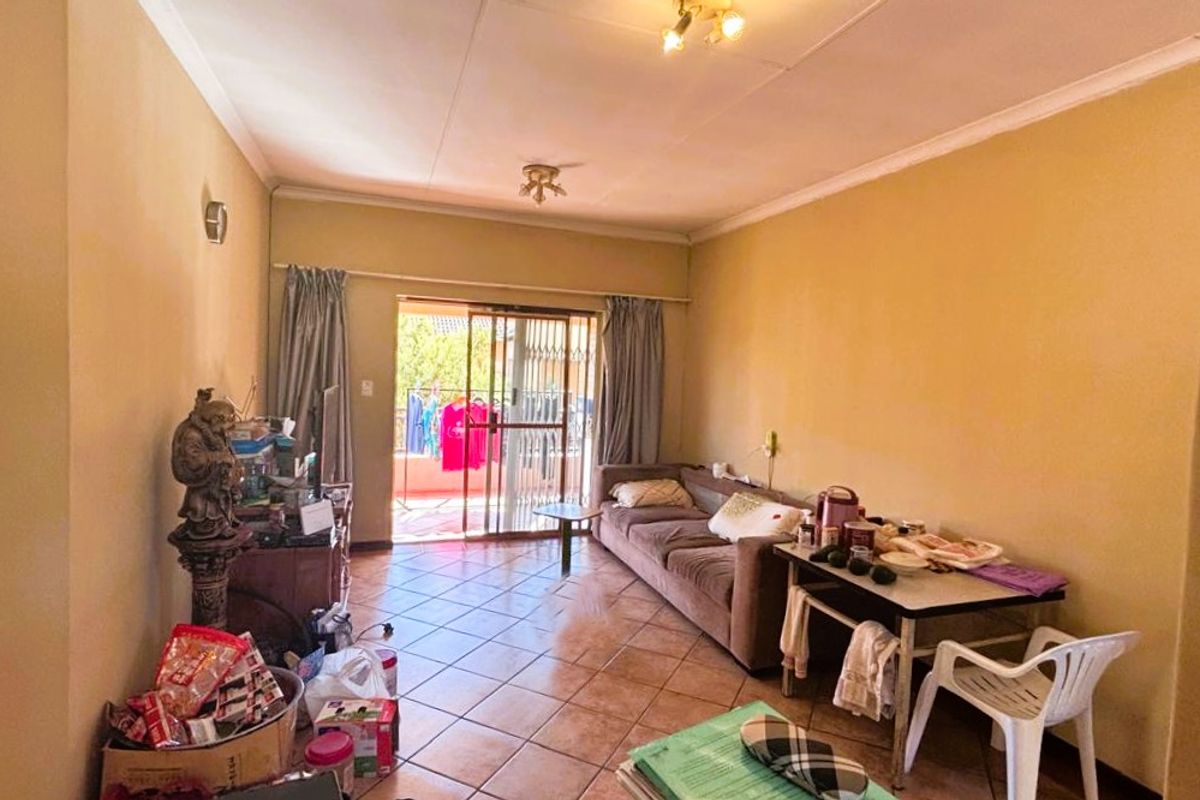 3 Bedroom 2 Bathroom apartment in Eco Park - Photo 2