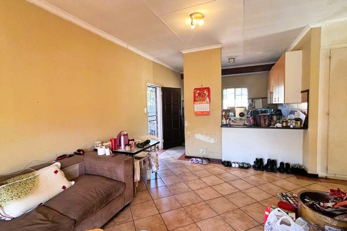 3 Bedroom 2 Bathroom apartment in Eco Park - Photo 3