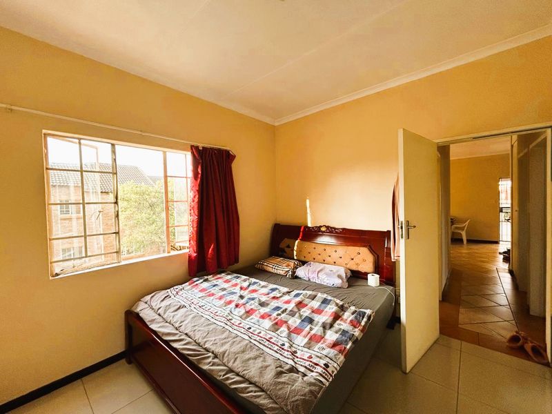 3 Bedroom 2 Bathroom apartment in Eco Park - Photo 3