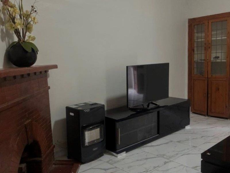 Chic 3 Bedroom Home in Eastwood, Pretoria - Photo 3