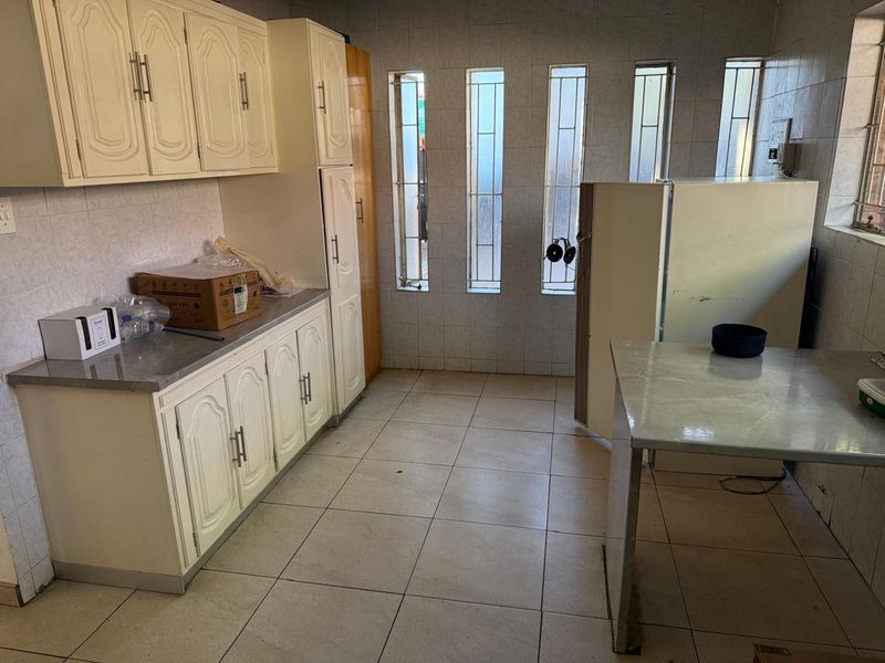 DUAL-LIVING INVESTMENT OPPORTUNITY IN NIRVANA EXTENSION 1 - Photo 7