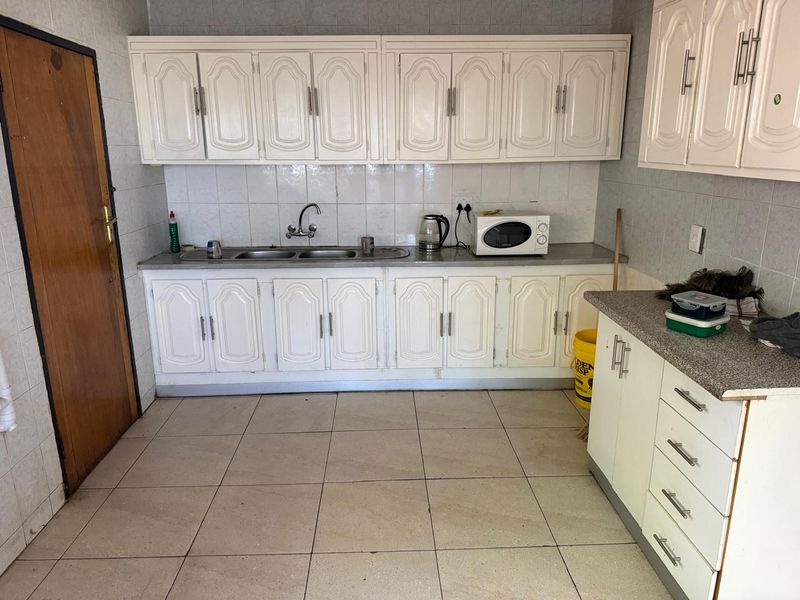 DUAL-LIVING INVESTMENT OPPORTUNITY IN NIRVANA EXTENSION 1 - Photo 6