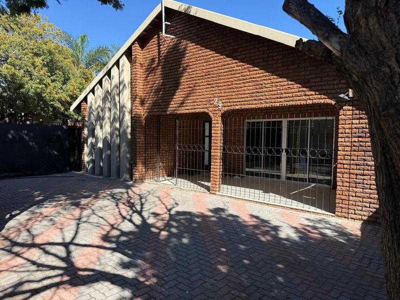 DUAL-LIVING INVESTMENT OPPORTUNITY IN NIRVANA EXTENSION 1 - Photo 2