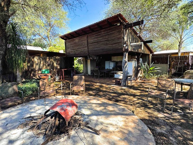 380 hectares game farm with THREE houses Ellisras - Photo 1