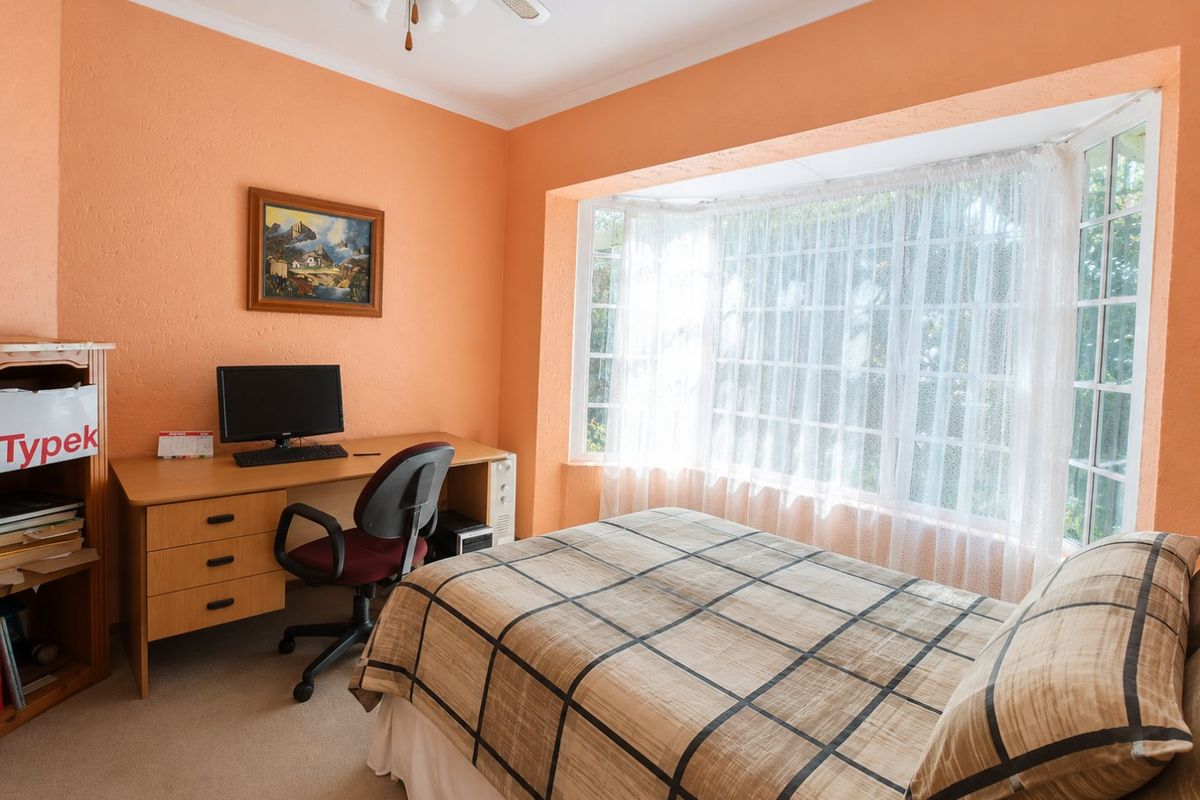 Lovely 3 Bedroom Home for Sale in Kempton Park - Photo 5