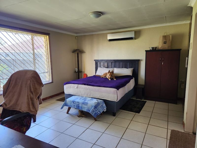 Spacious 4 Bedroom house in Heuweloord - Photo 10