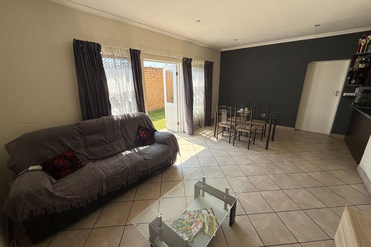 Safe & Spacious! - Photo 3