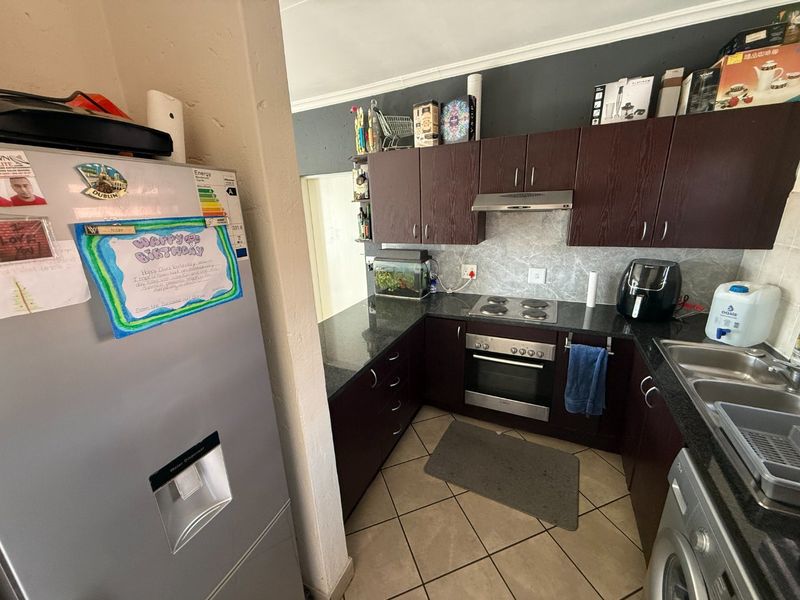 Safe & Spacious! - Photo 8