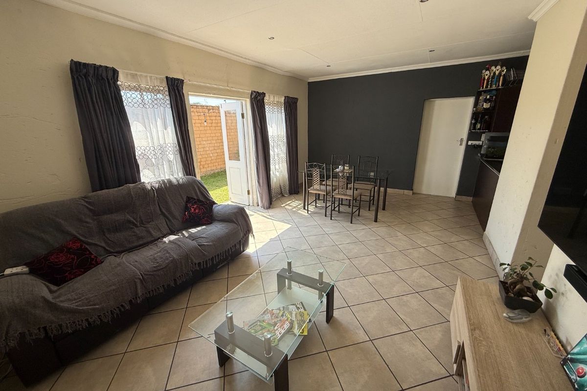 Safe & Spacious! - Photo 2