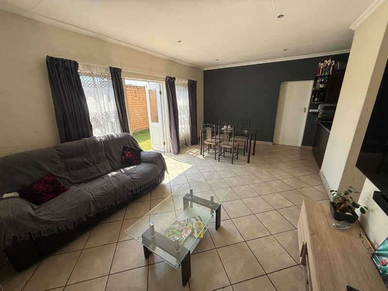 Safe & Spacious! - Photo 2