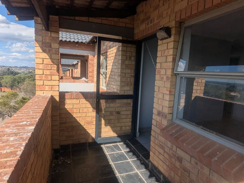 2 Bedroom, 1 Bathroom Top Floor Investment at the Junction - Photo 2