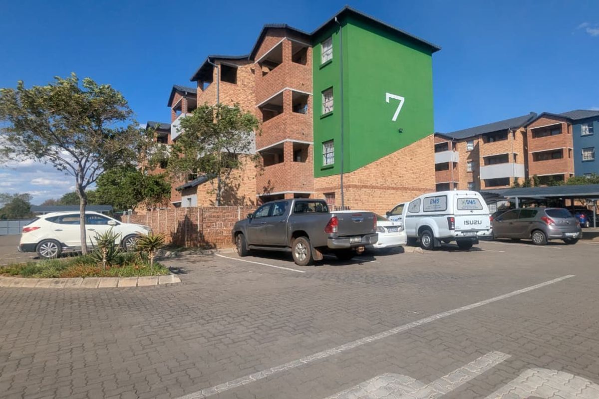 2 Bedroom, 1 Bathroom Top Floor Investment at the Junction - Photo 3