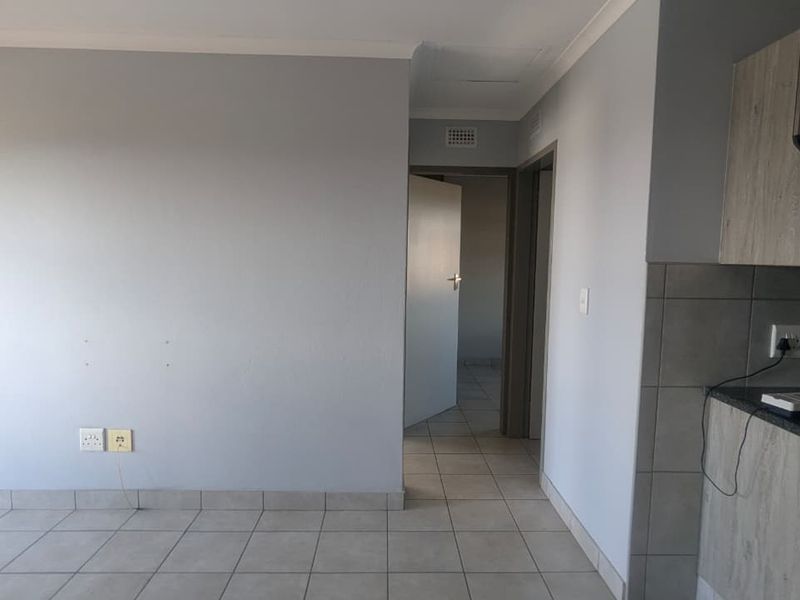 2 Bedroom, 1 Bathroom Top Floor Investment at the Junction - Photo 10