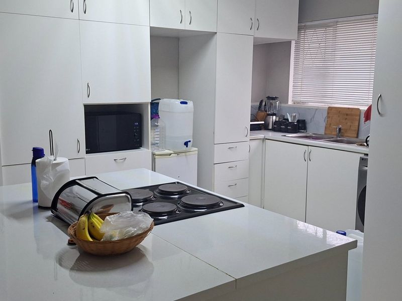 Bright Beacon Bay flat to call home - Photo 7