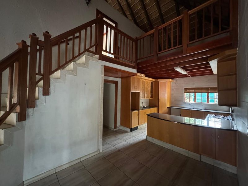 Spacious 4 Bedroom Family Home TO RENT - Photo 4