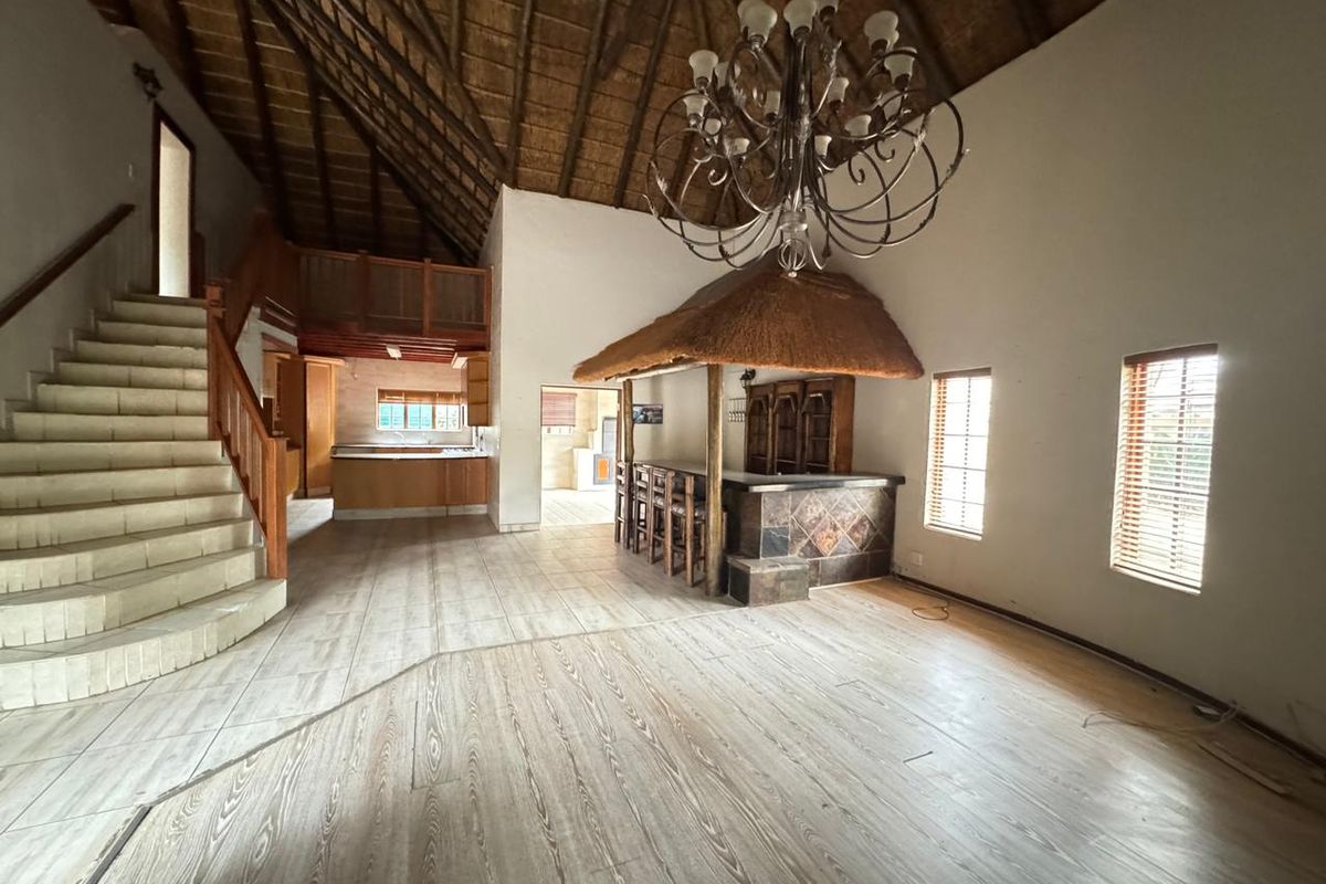 Spacious 4 Bedroom Family Home TO RENT - Photo 3