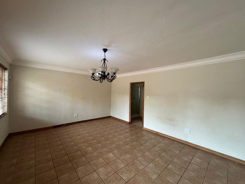 Spacious 4 Bedroom Family Home TO RENT - Photo 10
