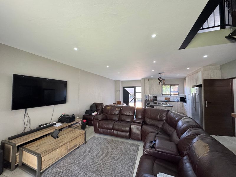 Stunning 3 bedroom townhouse To Rent - Photo 3