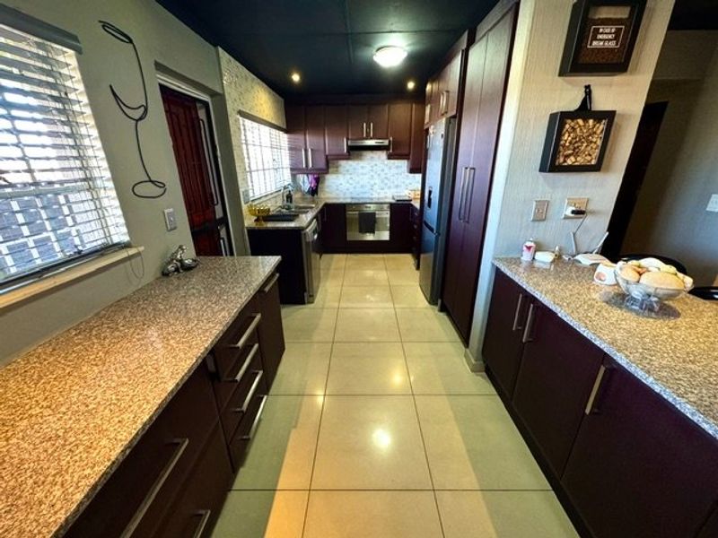 FOR SALE | PRIME FAMILY HOME IN SUNWARD PARK - Photo 2