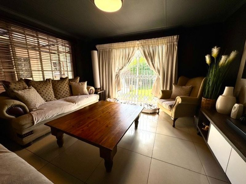 FOR SALE | PRIME FAMILY HOME IN SUNWARD PARK - Photo 7
