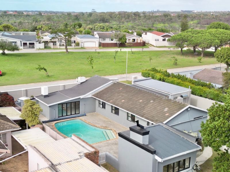 Spacious Fernglen Family Home with Flatlet or salon from home - Photo 1