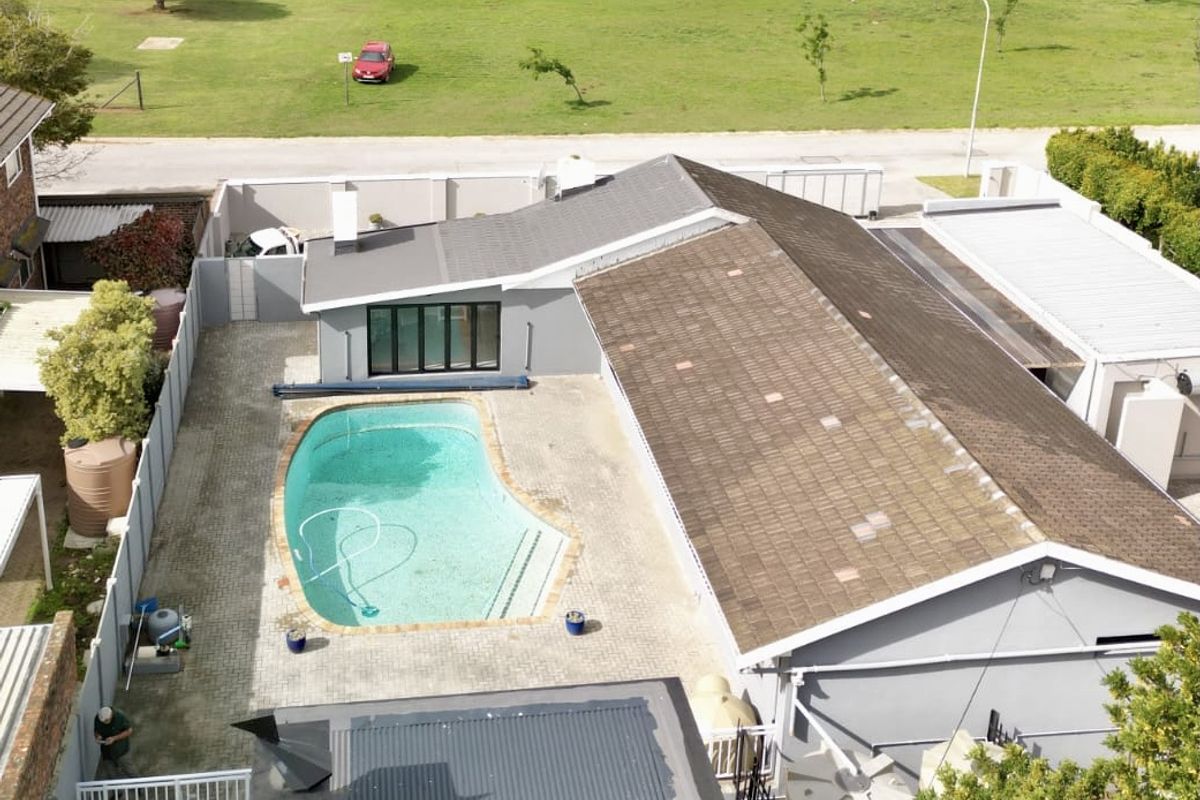 Spacious Fernglen Family Home with Flatlet or salon from home - Photo 3