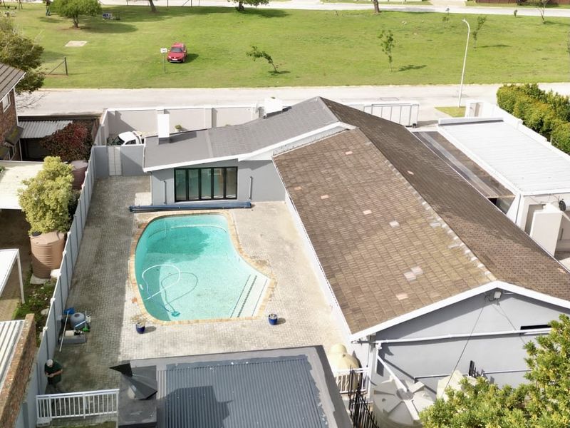 Spacious Fernglen Family Home with Flatlet or salon from home - Photo 3