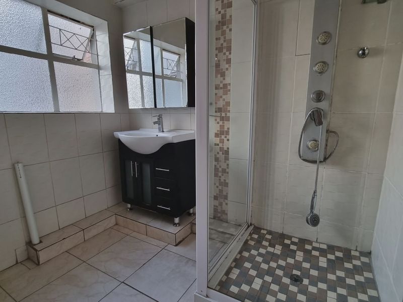 2 Bedroom Apartment To Let - Photo 8