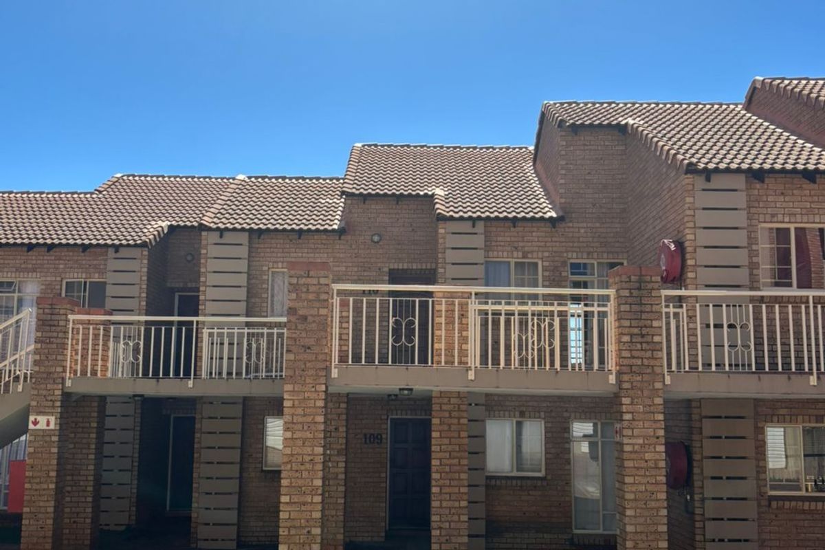 2-Bedroom, 1 Bathroom, Apartment with Balcony, Faerie Glen, Boardwalk Villas - Photo 2