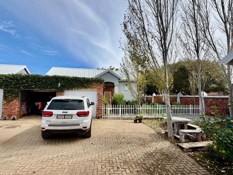 Family friendly home in La Hoff with fibre and braai - Photo 2