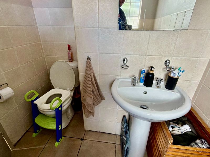 Family friendly home in La Hoff with fibre and braai - Photo 9