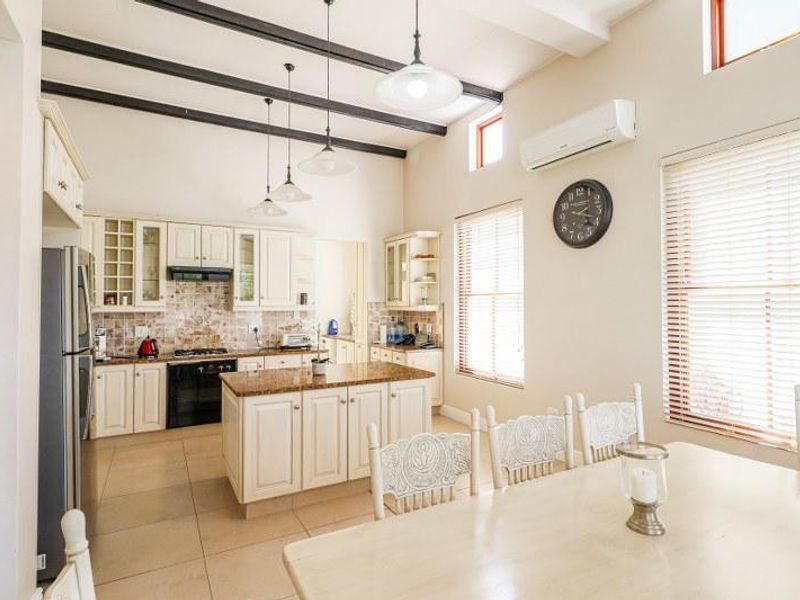 Life Style Living in Secure Estate - Photo 5