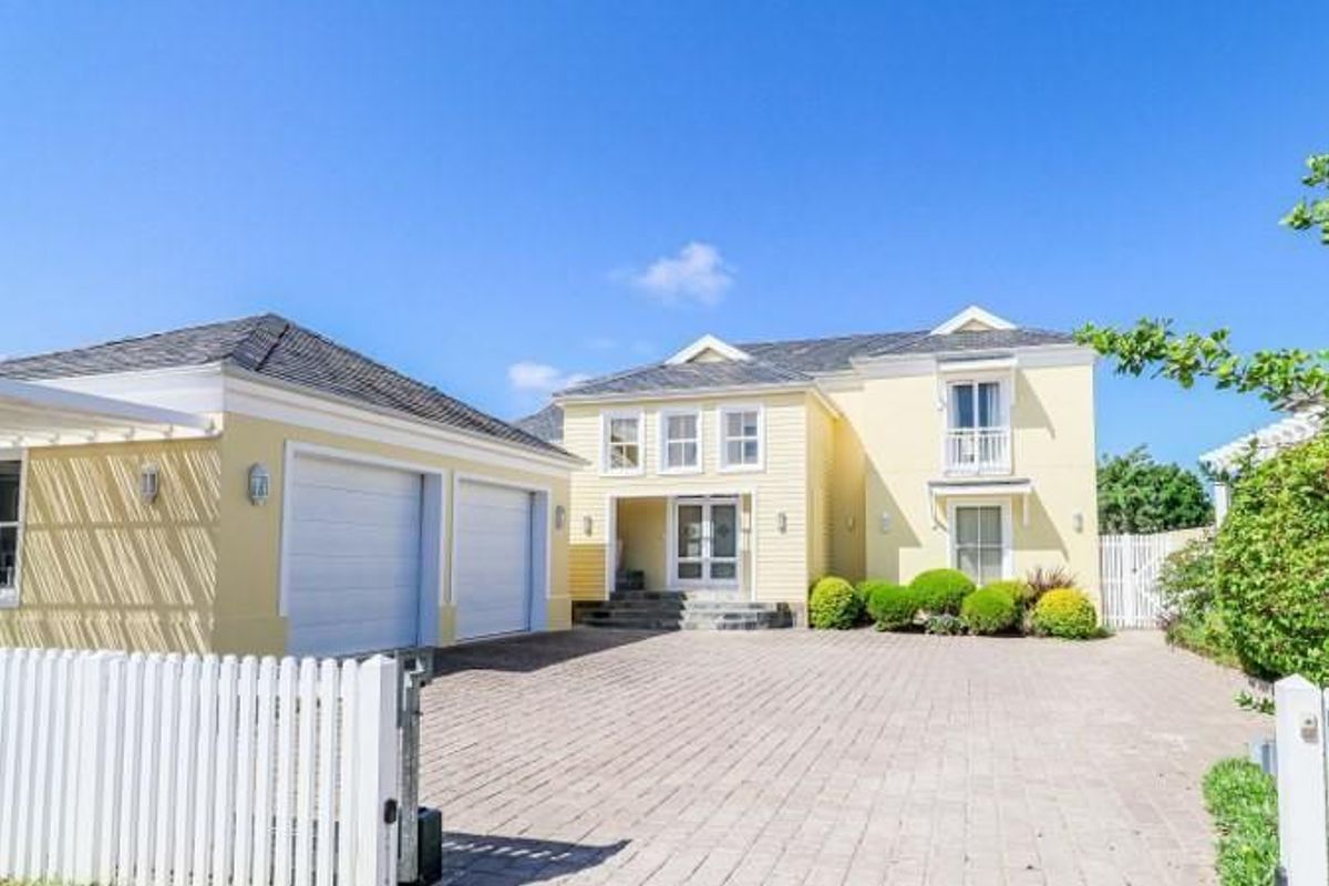 Life Style Living in Secure Estate - Photo 3