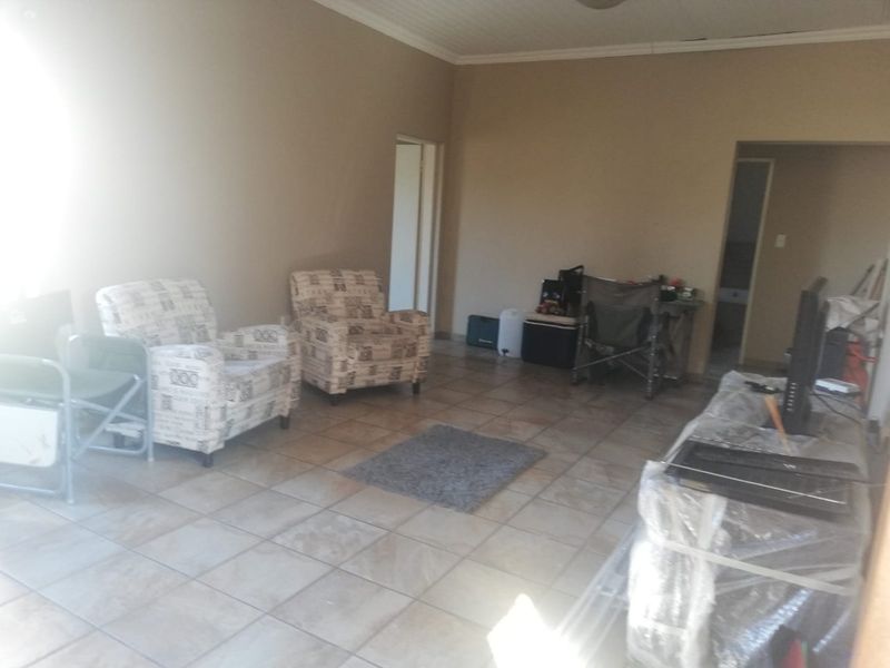 2-Bedroom Apartment for Sale in Gateway Manor – Excellent Value! - Photo 8